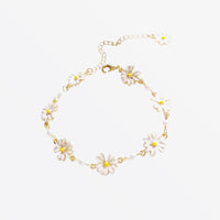 bracelet with daisy charms in gold