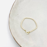 Cream pearl & flower bracelet