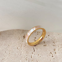 Mother of pearl titanium Steel ring in gold