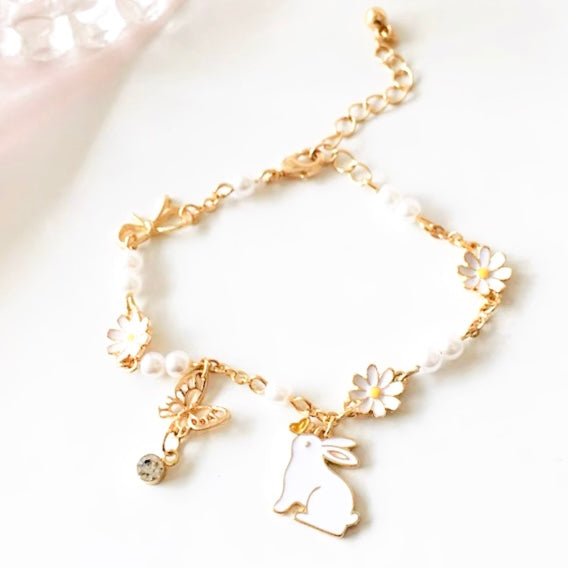 Rabbit daisy pearl bracelet
