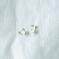 Oversized Pearl & Chain Earrings