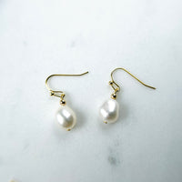 Fresh Water Pearl Earrings - White / Pink