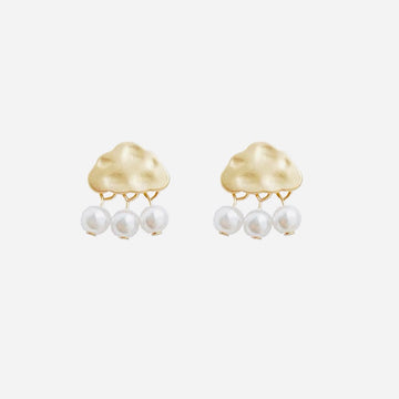 Little cloud with pearl rain drops in gold tone