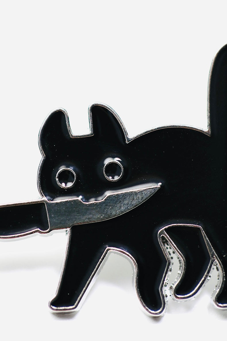 Dangerous cat brooch