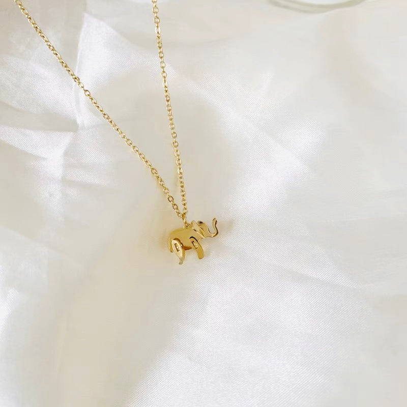 Elephant pendant necklace