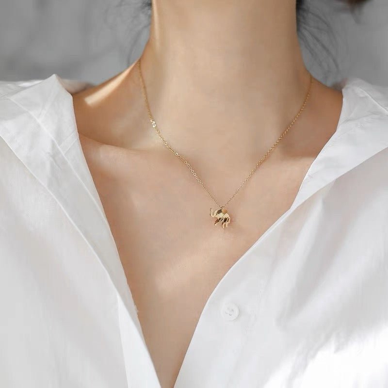 Elephant pendant necklace