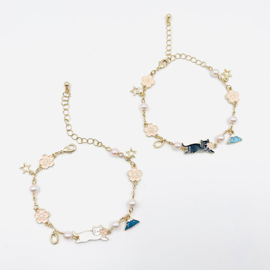 Mt. Fuji & cat charm bracelet