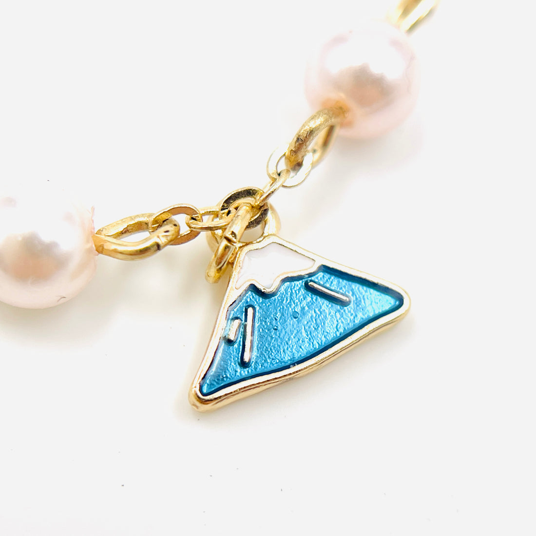 Mt. Fuji & cat charm bracelet