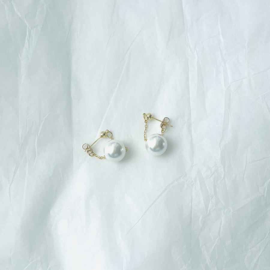 Oversized Pearl & Chain Earrings